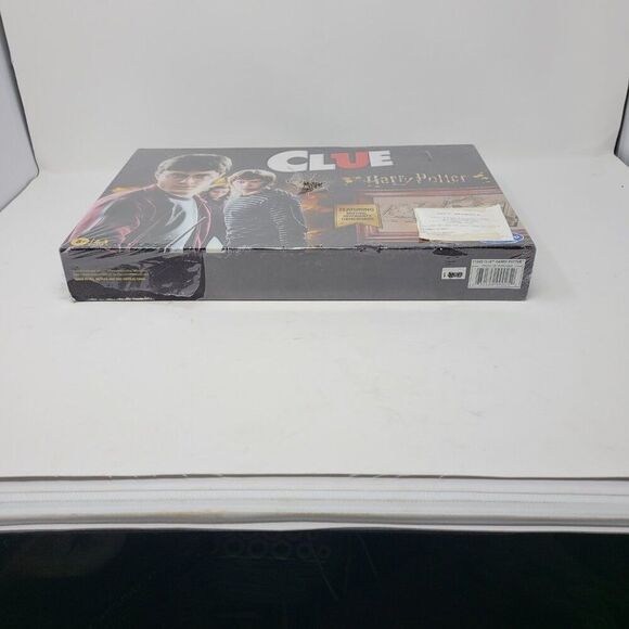 Clue Mystery Game Harry Potter Moving Hogwarts Gameboard  Hasbro New Sealed READ - Picture 11 of 12